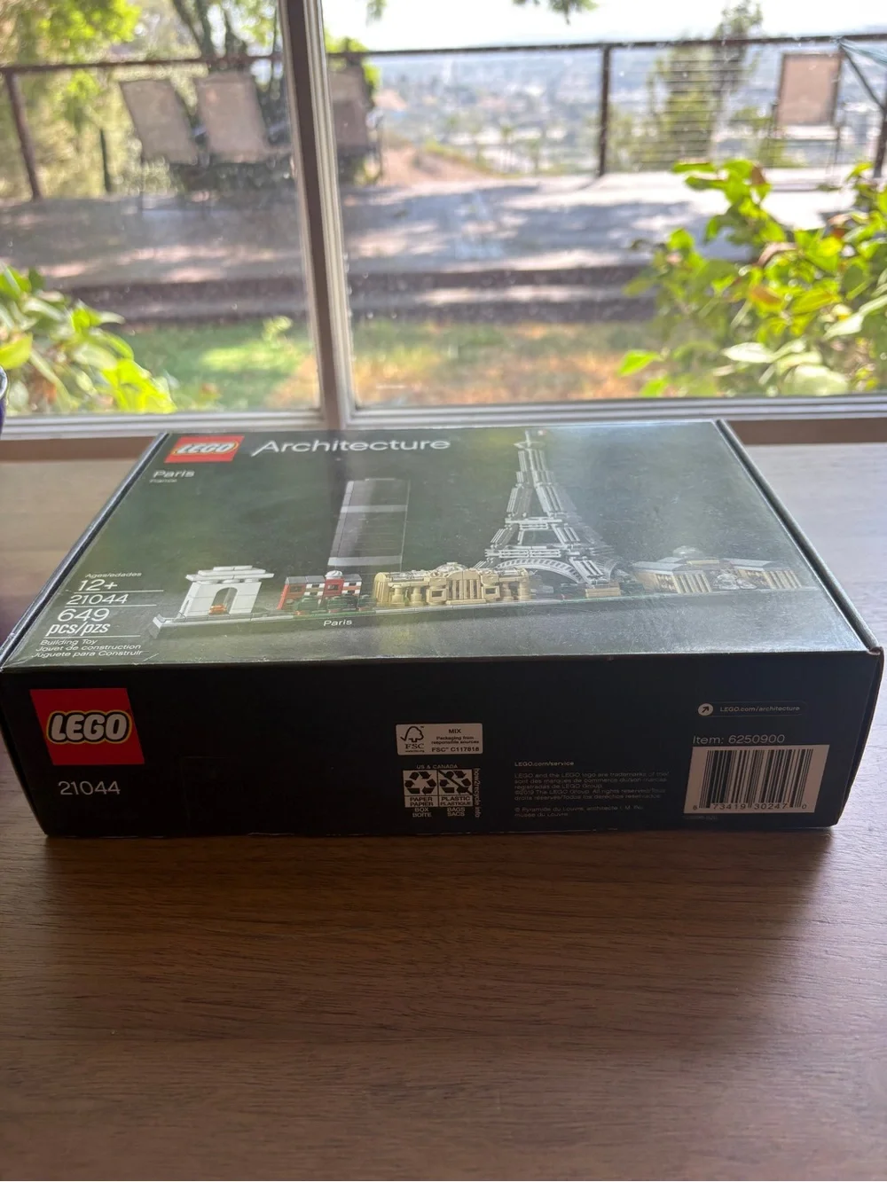 NIB UNOPENED Lego Architecture Paris Skyline in Black and Gray with White Accent